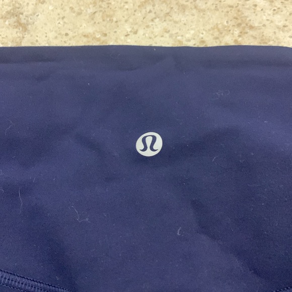 Lululemon High-Rise Navy Crop 19" in Size 8 - Picture 5 of 5